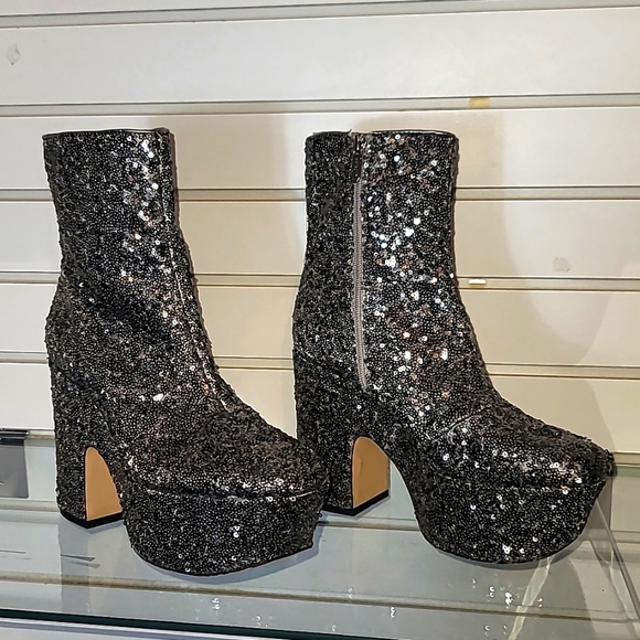 Circus Boots 8.5M Silver Sequins Inside Zip (New Never Worn) Price Firm - Picture 5 of 9